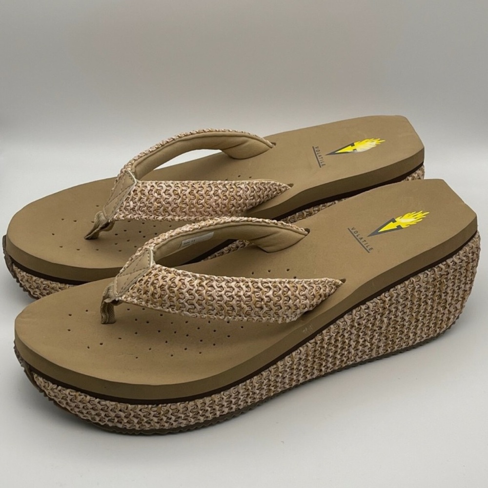 Volatile Unwind Sandals Platform Wedge Flip Flops Natural Color  Size 9  M